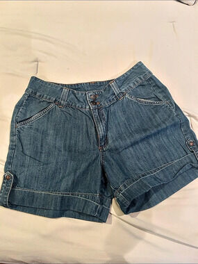 Riders by Lee Women's Belted Denim Cuff Short Denim Jean Shorts in Blue Like New